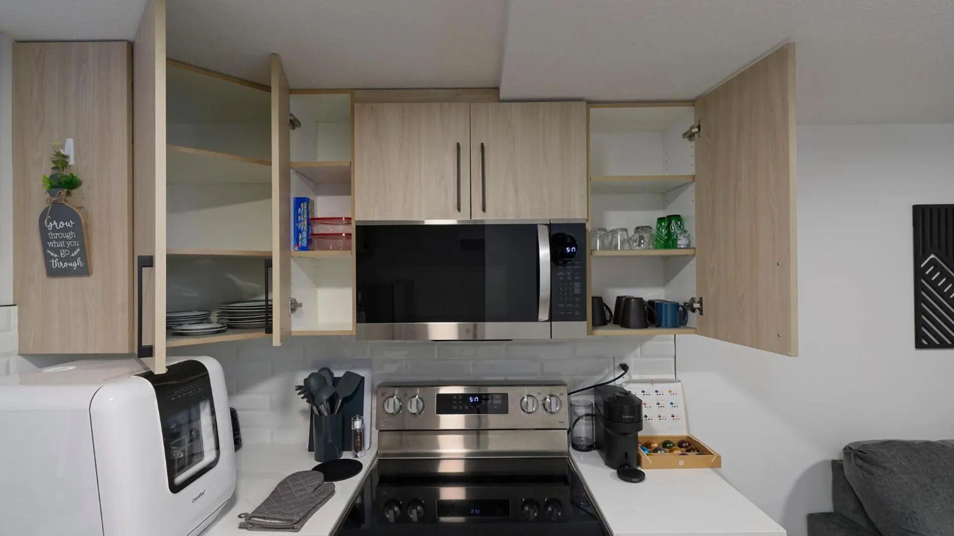 شقة Modern Suite By Royal Alexandra Hospital L Free Parking Wifi Netflix إيدمونتون