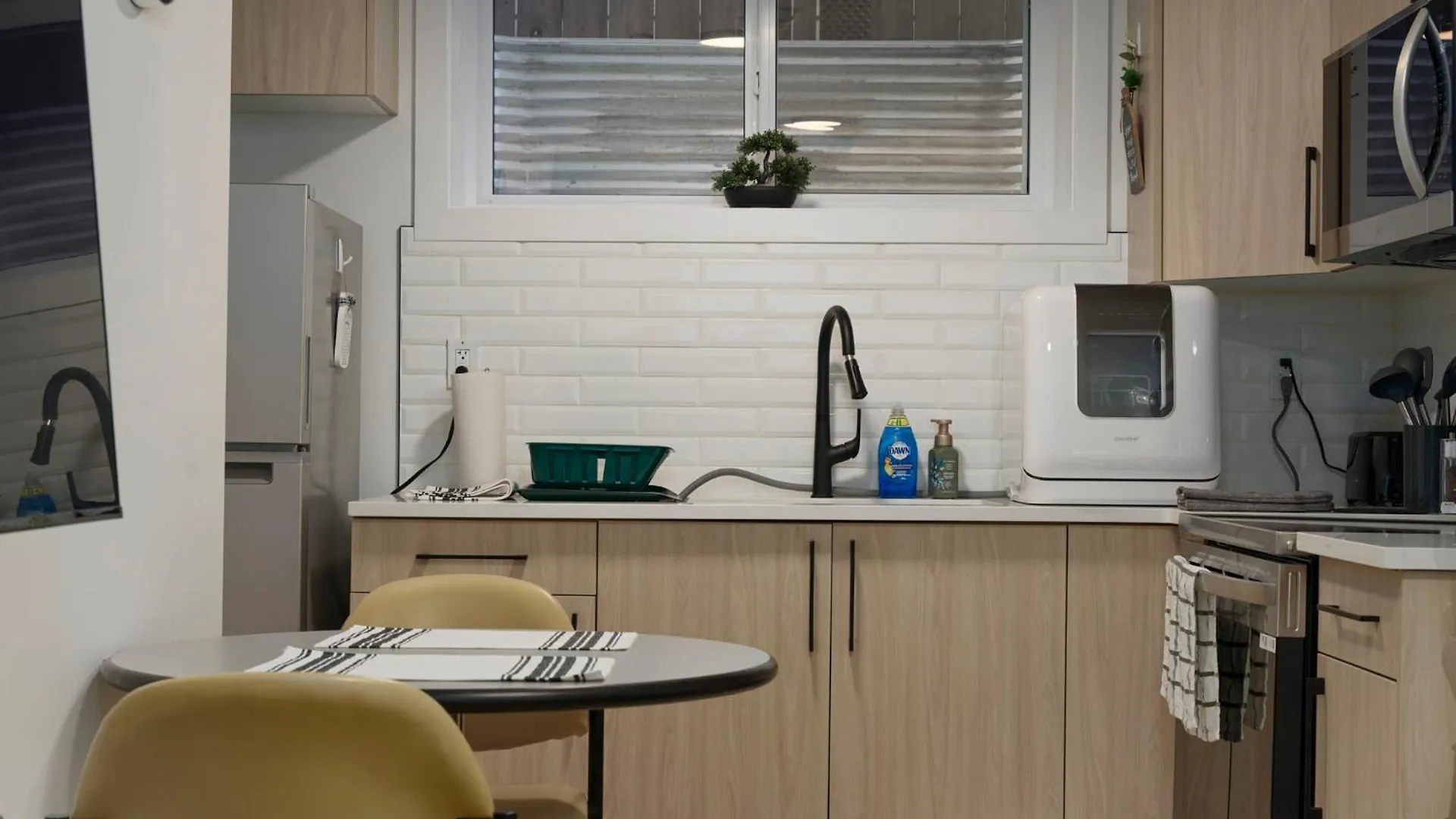 شقة Modern Suite By Royal Alexandra Hospital L Free Parking Wifi Netflix إيدمونتون كندا