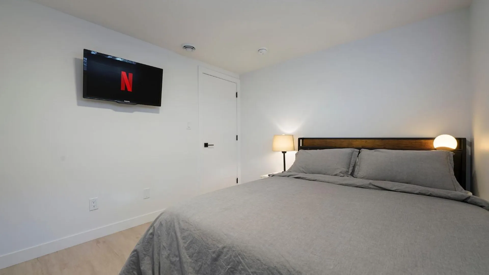 Modern Suite By Royal Alexandra Hospital L Free Parking Wifi Netflix إيدمونتون 0*,