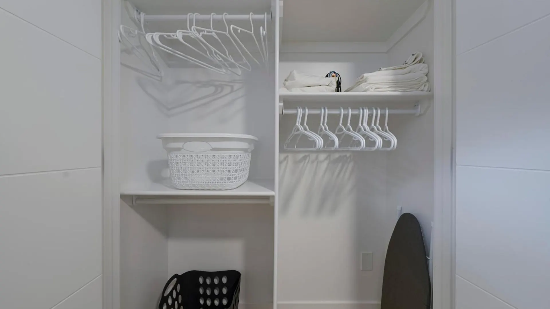 Modern Suite By Royal Alexandra Hospital L Free Parking Wifi Netflix إيدمونتون 0*,